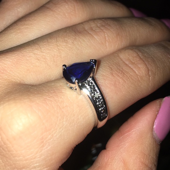 Faux sapphire ring - Picture 3 of 4